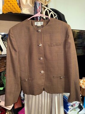 Jones Wear Brown Plaid Collarless Blazer